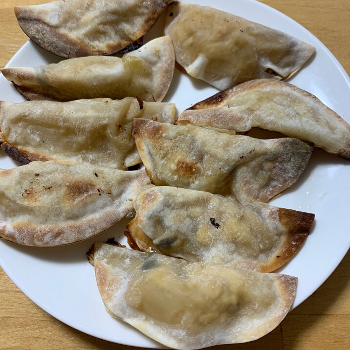 大豆とチーズの餃子の皮焼き